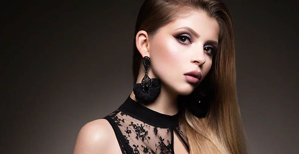 white dress black collar Elegant White Dress With Black Collar